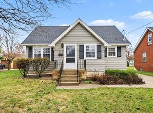 318 Kingsley Ave, Saint Joseph, MI 49085