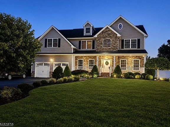 2nd image of 6 Briarheath Ln