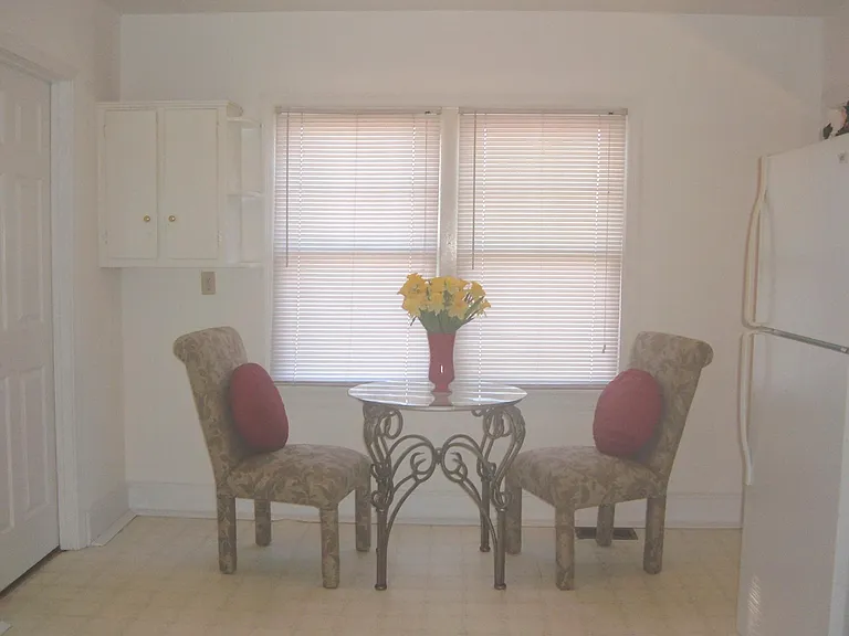 301 Amy Dr NE — Photo 4