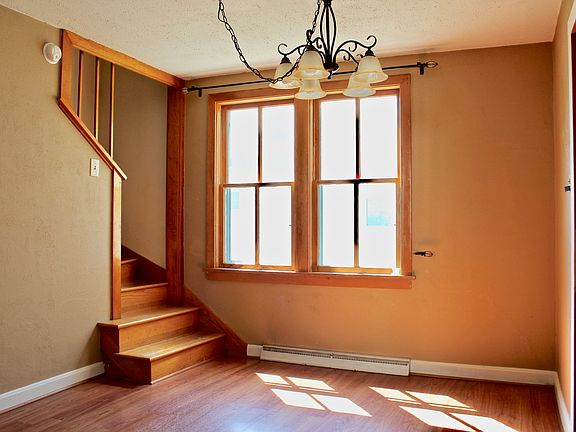 5th image of 722 15th Ave S