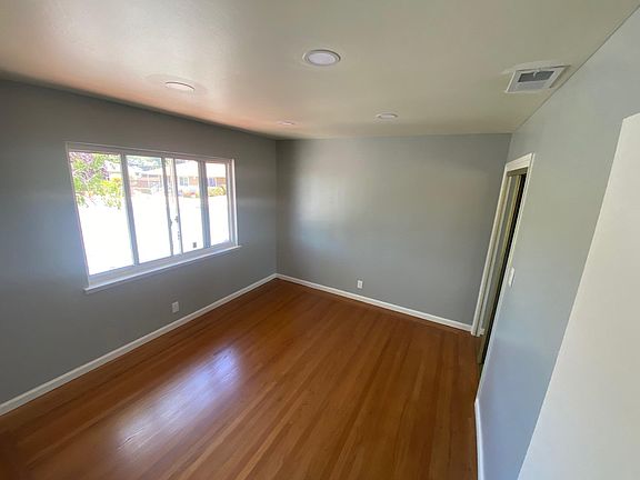 5th image of 1639 Redwood St #B