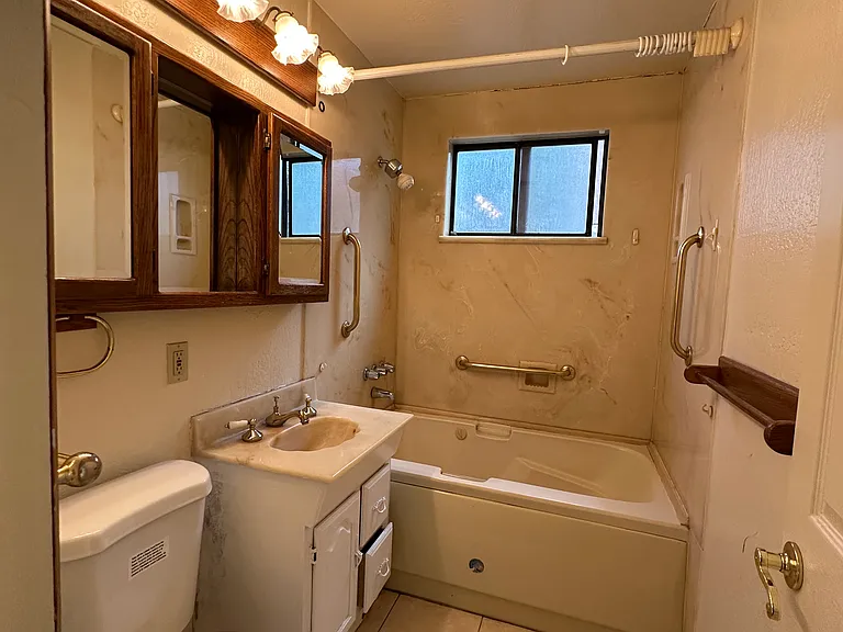 Main bathroom