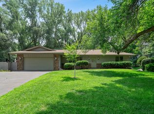 14641 Crestview Ln, Minnetonka, MN 55345