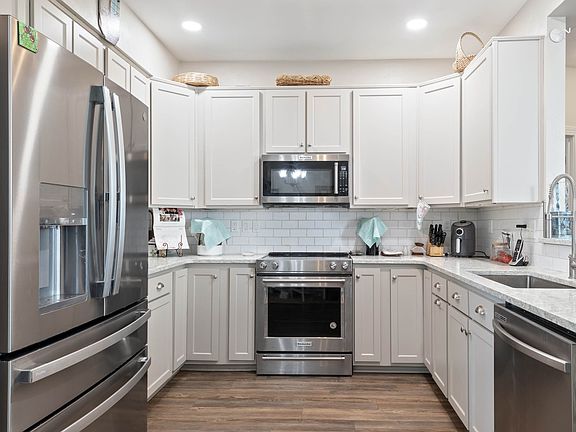 3rd image of 2673 Majesty Ln