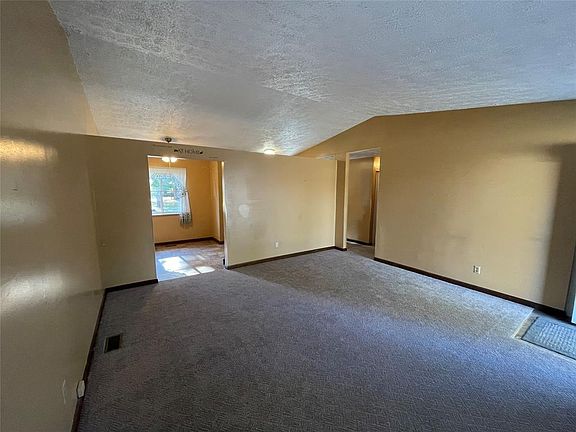 3rd image of 2114 Poncianni Ave
