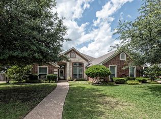 905 Ridge Rd, Hewitt, TX 76643