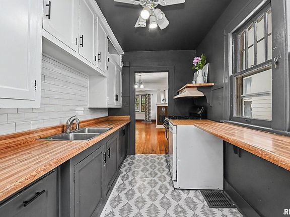 2nd image of 2214 W Kellogg Ave