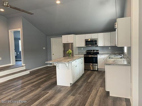 4th image of 1032 Milton St #B