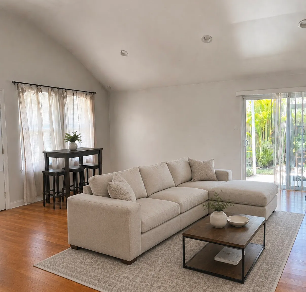 3 bed, 1560 sqft, $2,800 — Photo 3