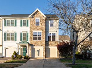43520 Laidlow St, Chantilly, VA 20152