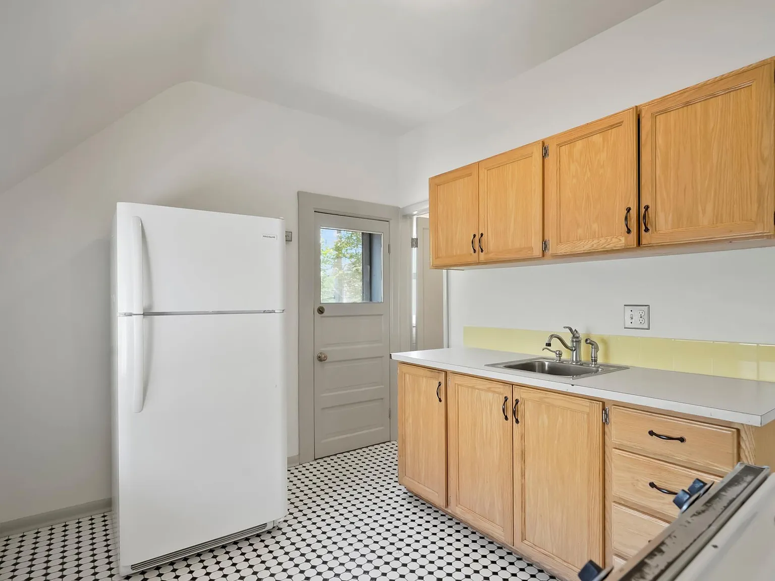 278 S Lincoln St — Photo 4