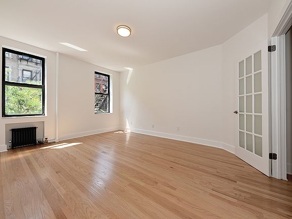 4th image of 261 W 19th St APT 3E