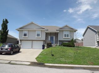 1506 W 7th Street Ter, Knob Noster, MO 65336