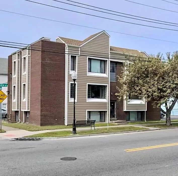 100 Lakeview Ave #1