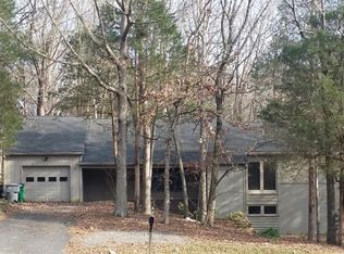 9427 Four Mile Creek Rd, Charlotte, NC 28277
