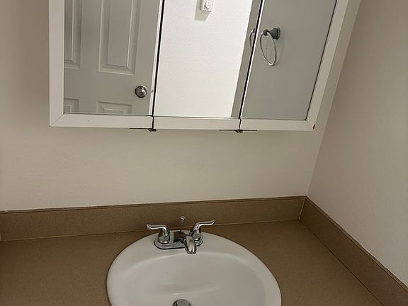 2nd image of 1405 Lewis St APT 24