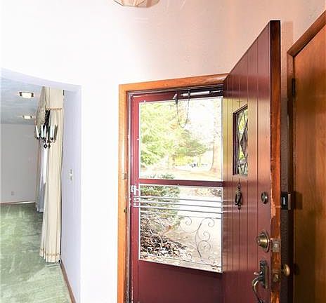 2nd image of 324 Hollywood Ave