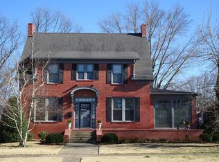 507 W Main St, Carmi, IL 62821