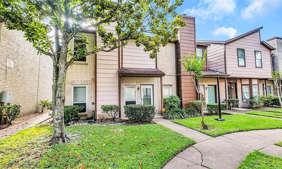 1st image of 12500 Brookglade Cir Unit 203