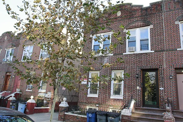 Rented by Rennit Inc. | media 40