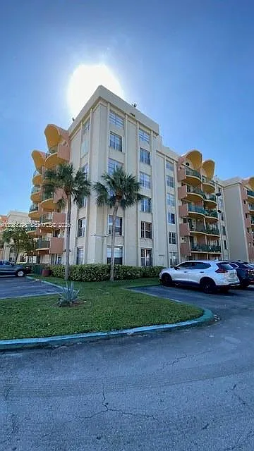 9360 Fontainebleau Blvd #611
