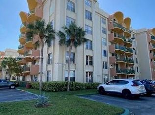 9360 Fontainebleau Blvd APT 611, Miami, FL 33172