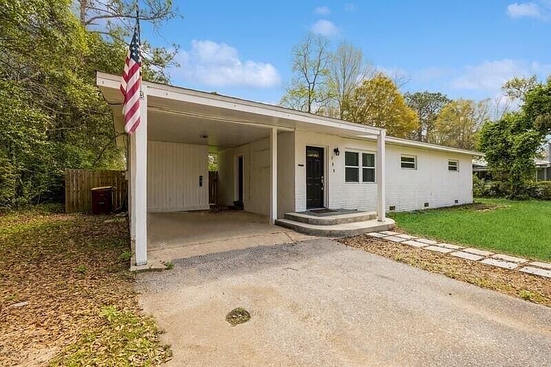 1st image of 155 Woodlawn Dr