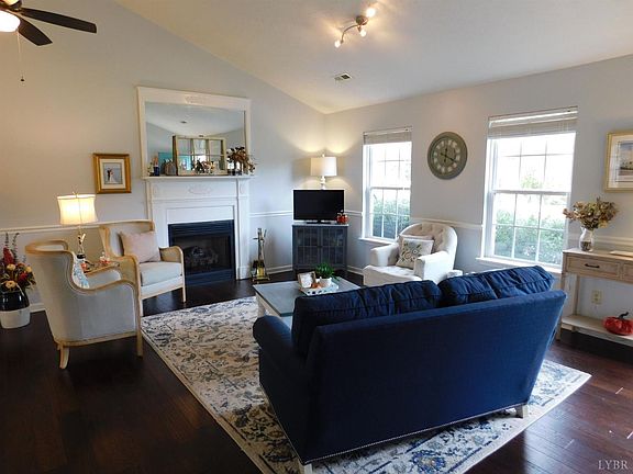 4th image of 405 Fleetwood Dr
