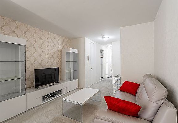 3rd image of 350 W 50th St APT 5J