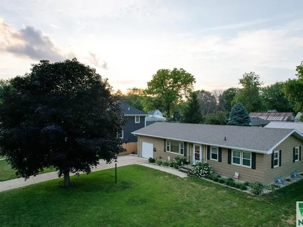 205 E 6th St, Aurelia, IA 51005