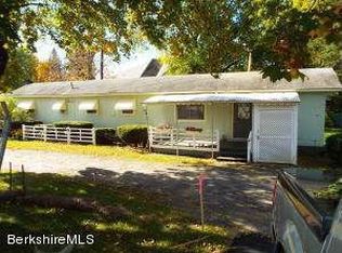 5 Curtis St, Hinsdale, MA 01235