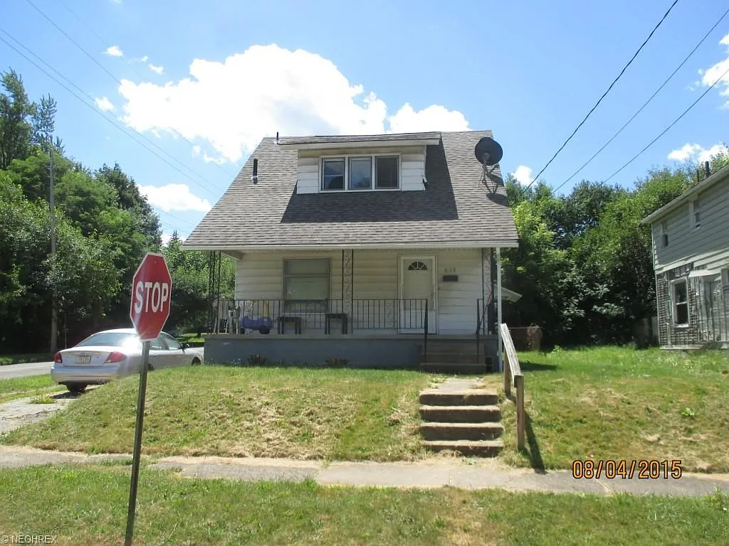 639 Samuel Ave photo 1