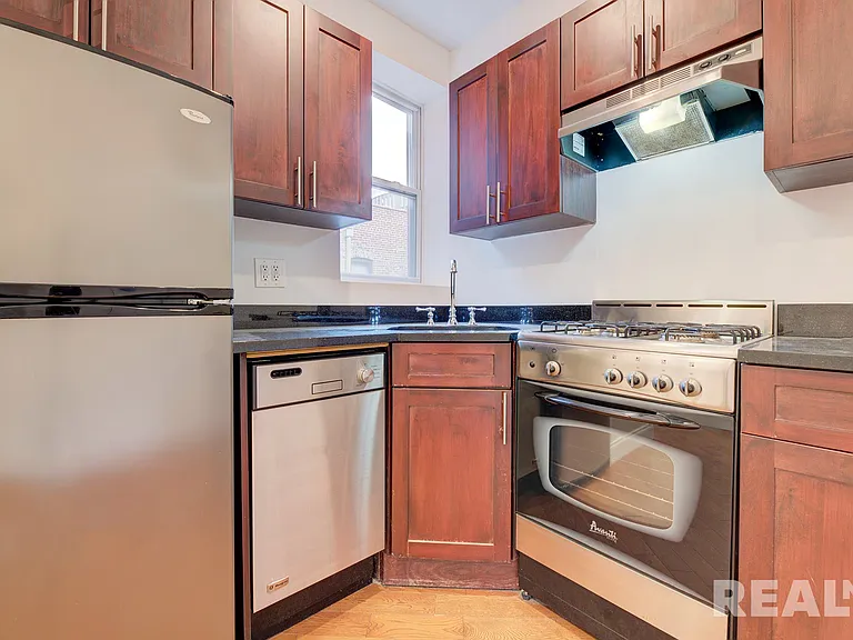 75 Orchard St #28 — Photo 4