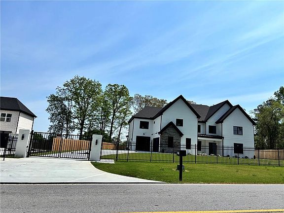2nd image of 4077 Ridge Rd