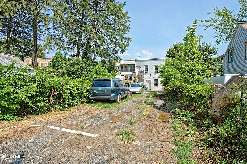 5th image of 252 Morton Avenue