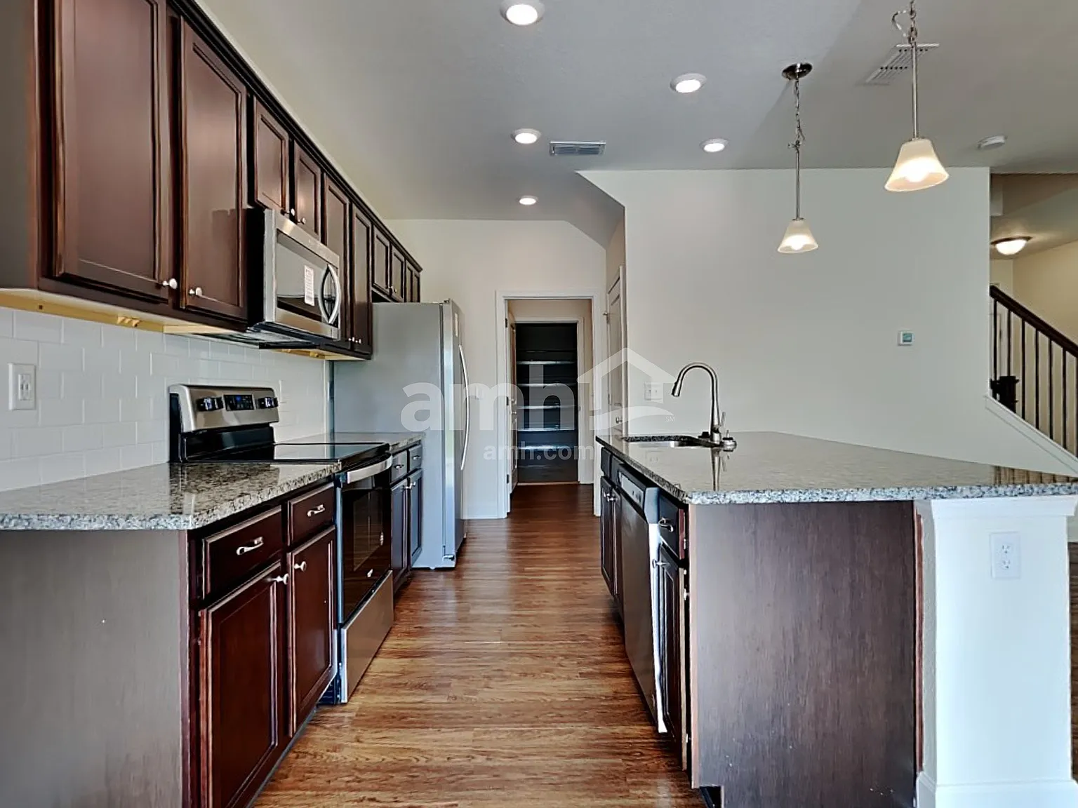 3 bed, 2.5 bath, 1838 sqft, $2,265 — Photo 4