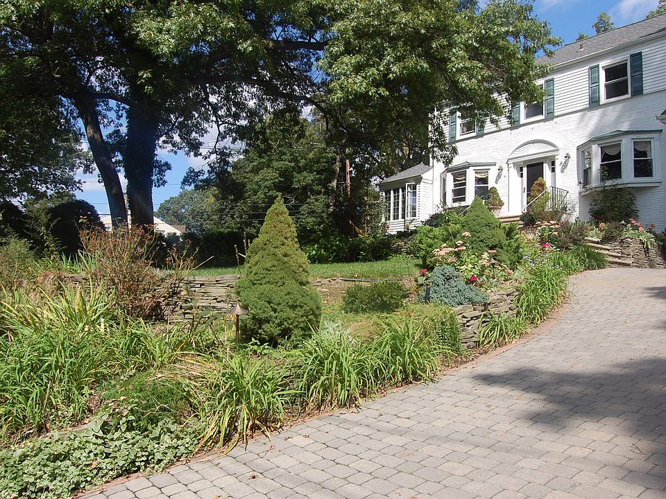 1st image of 6 Balfour Ln