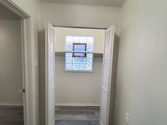 4th image of 7445 W 64th St
