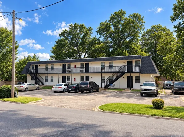 101 S Locust St, Searcy, AR 72143