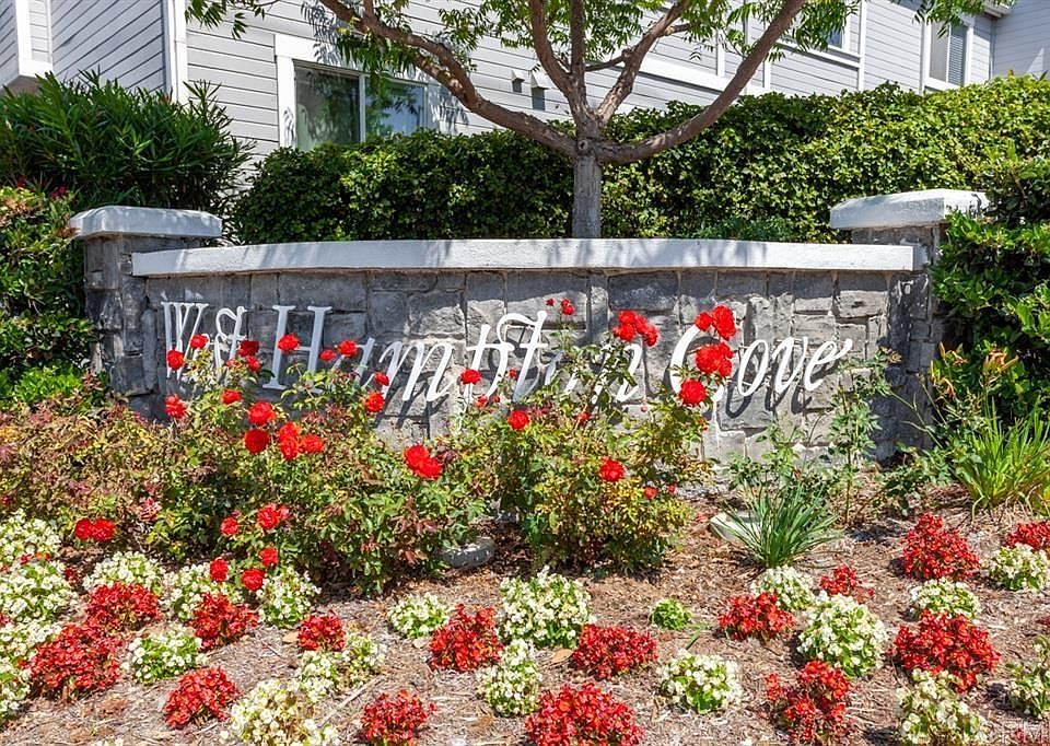 West Hampton Cove community