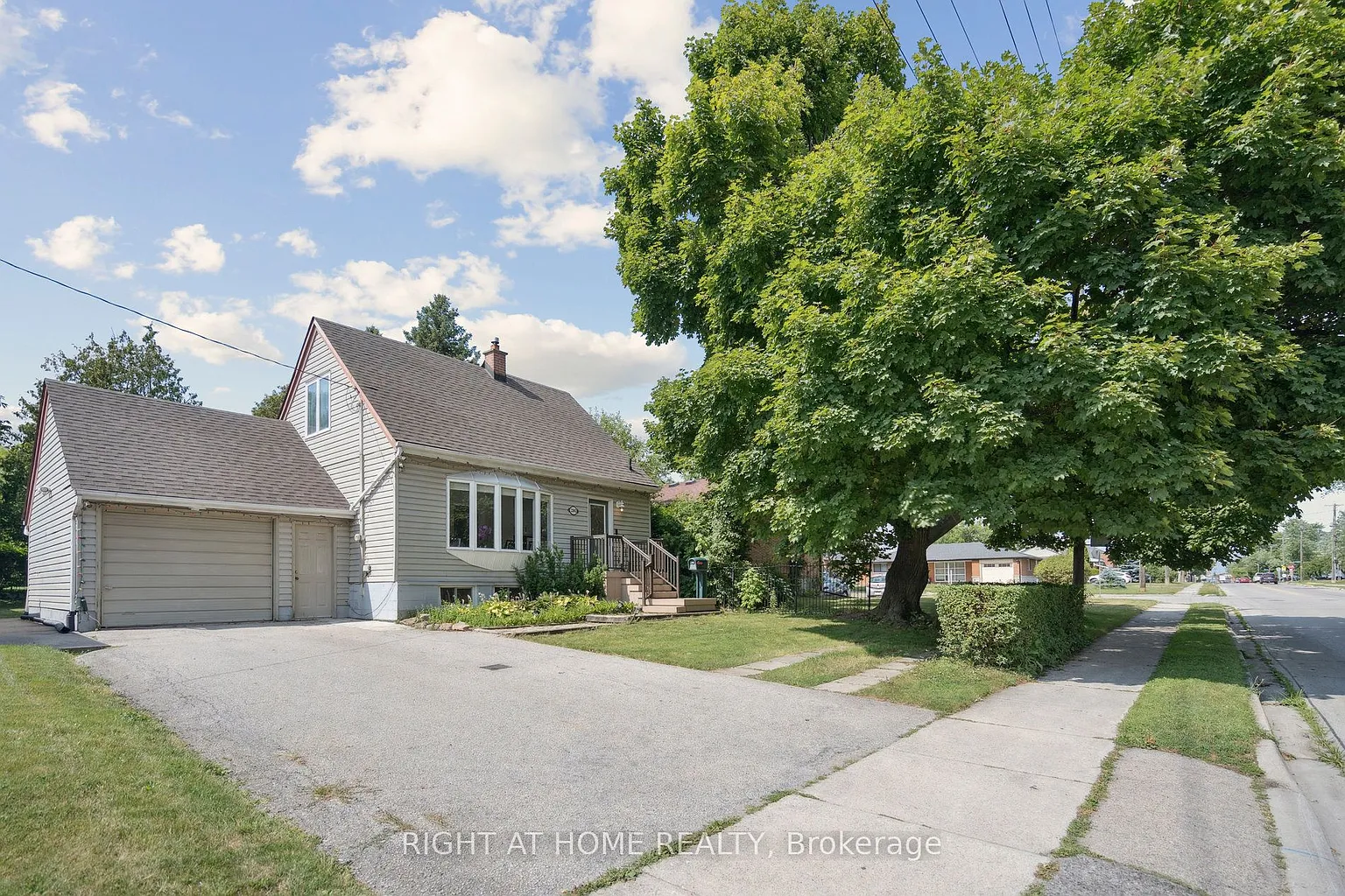 2343 Mountainside Dr photo 1