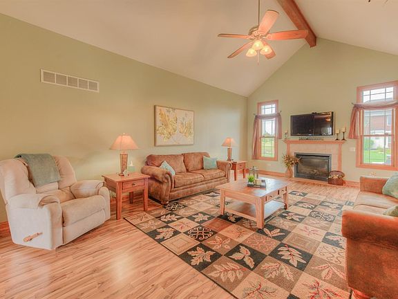 3rd image of 10420 Silver Maple Dr