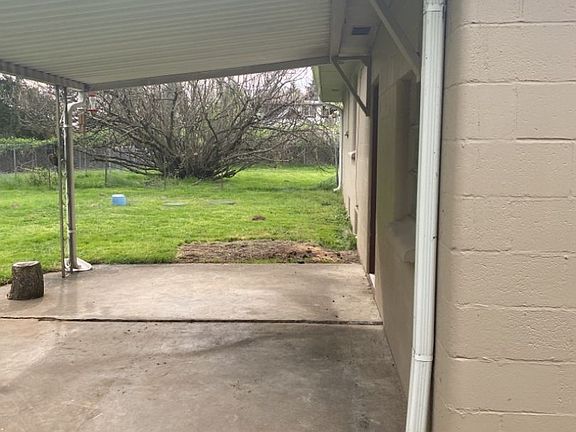 2nd image of 4017 NE 88th St