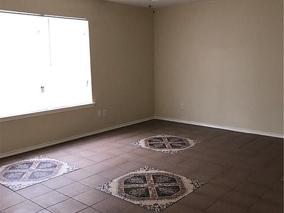 4th image of 1027 Rain Forest Dr