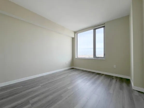 1524 Sheepshead Bay Road image 3 of 30