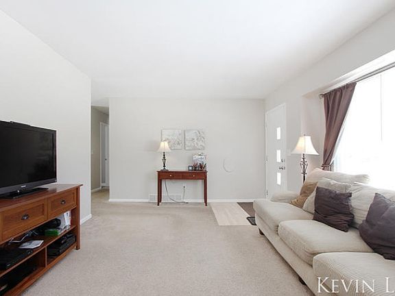 5th image of 237 Roberta Jayne Dr