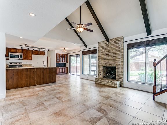 5th image of 2922 LOW OAK ST