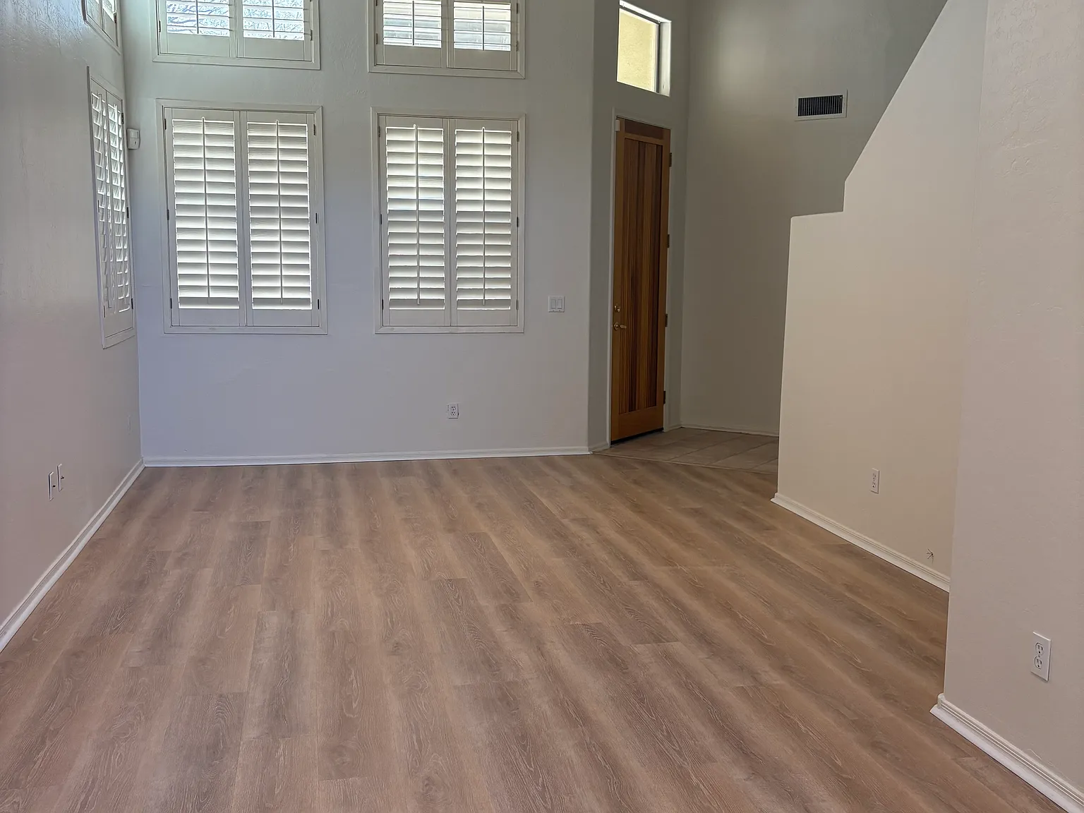5 bed, 2442 sqft, $3,900 — Photo 3