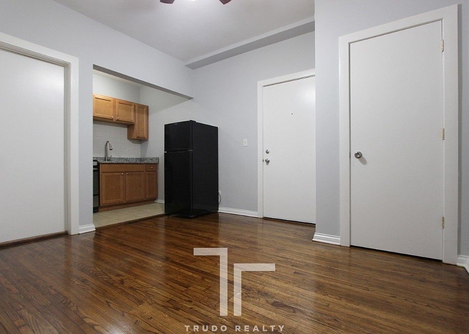 2nd image of 1456 W Fargo Ave #1456203