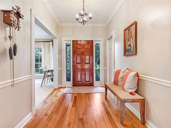 3rd image of 107 Madewood Dr